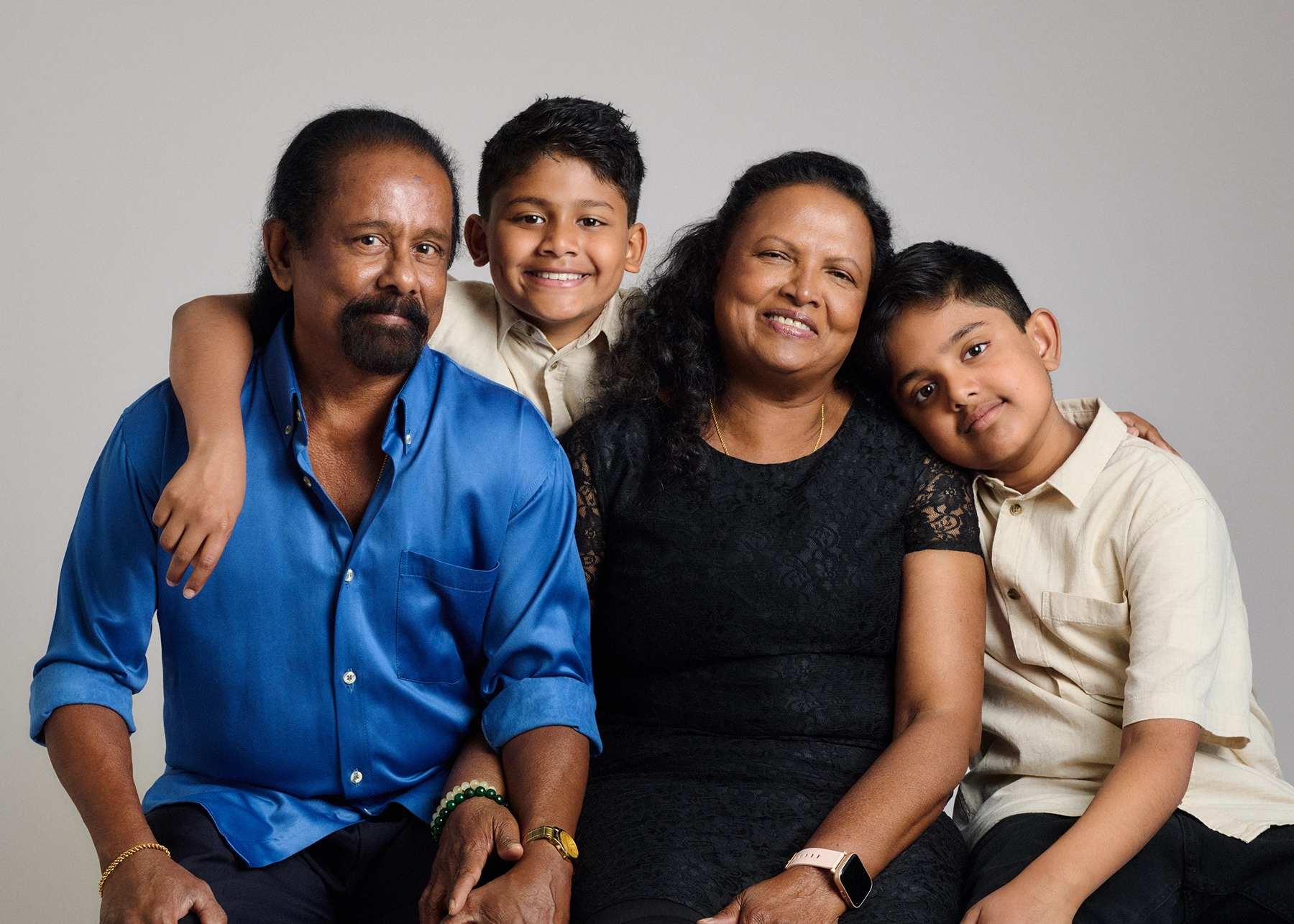 Samarasinghe Family family portrait photography — image 5
